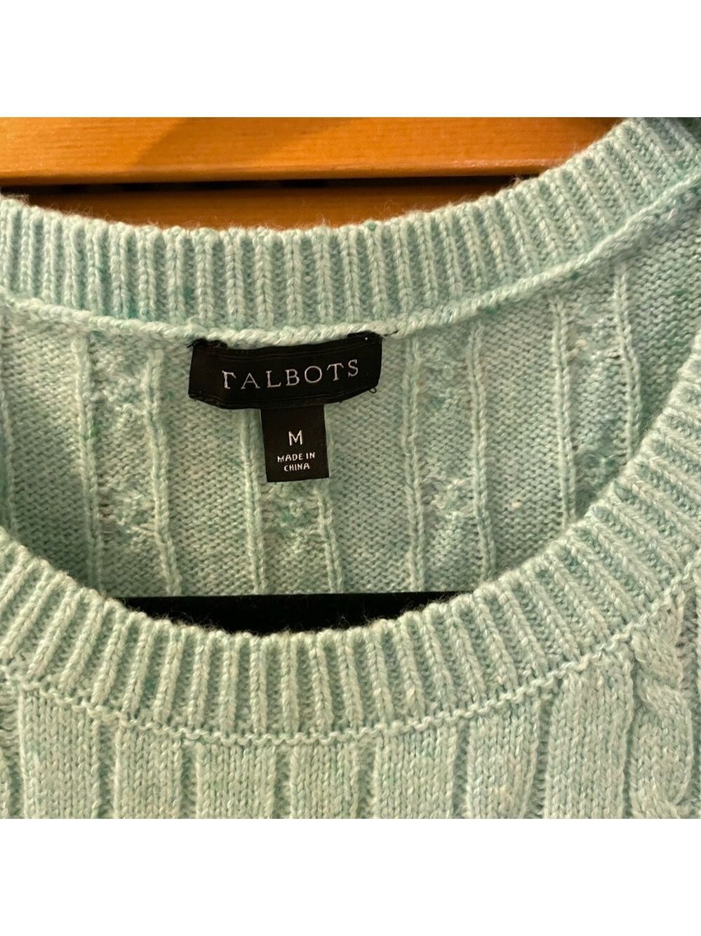 Talbots Cable Knit Sweater, Size M, Lime Green, 3-Button Shoulder Detail. - Picture 3 of 8